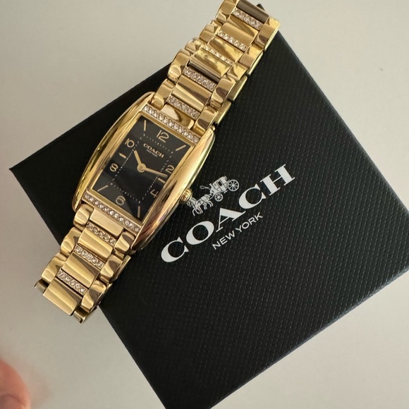 COACH Reese rectangular bracelet watch. Gold and diamond Reese watch - Picture 5 of 5